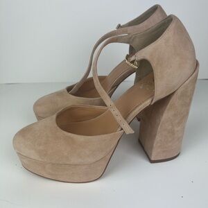 VINCE CAMUTO Womens Size 9.5 M Beige Heels